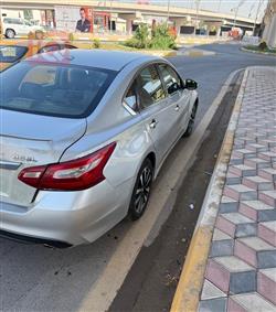 نيسان ألتيما